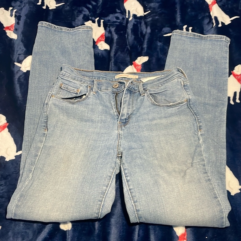 Levi 505 straight leg jeans light wash color